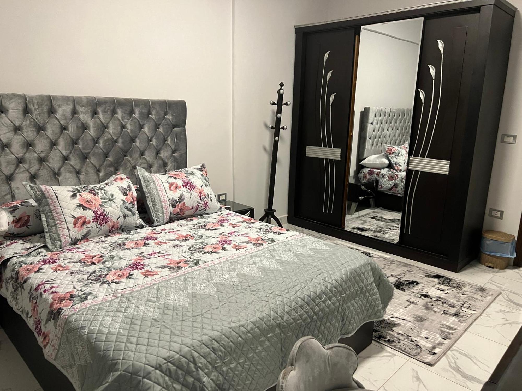 Luxury Apartments Beside Mall Of Arabia And Dar Al-Fouad Hospital - Families Only- No Alcoholic Beverages 6th of October City Ngoại thất bức ảnh