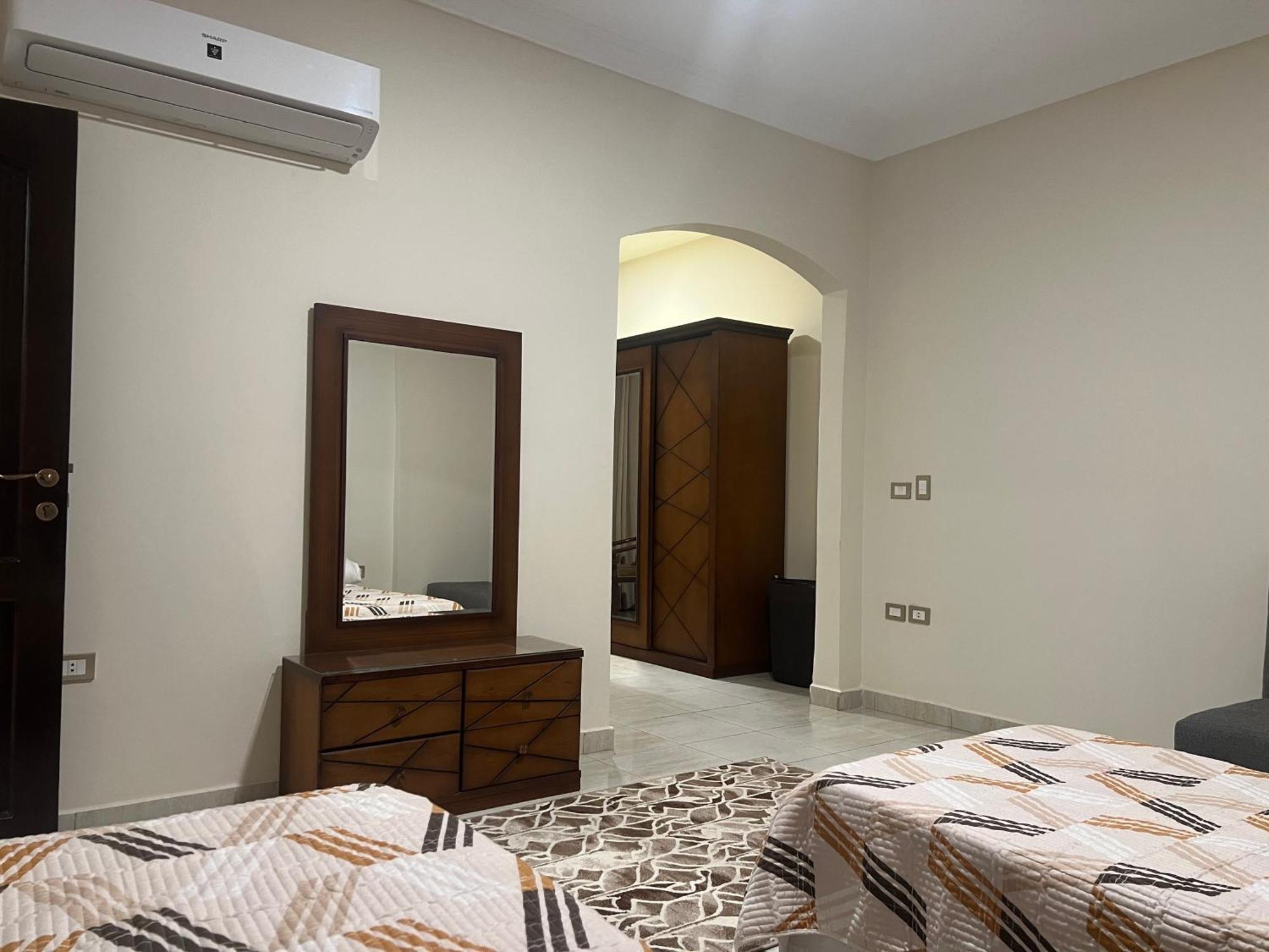 Luxury Apartments Beside Mall Of Arabia And Dar Al-Fouad Hospital - Families Only- No Alcoholic Beverages 6th of October City Ngoại thất bức ảnh